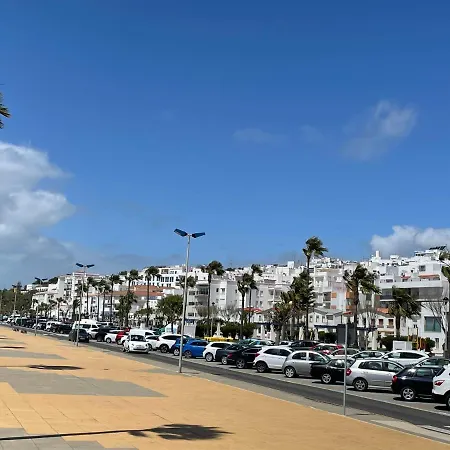 Junto A La Playa En El Centro De Conil, Con Aire Acondicionado Y Wifi Apartamento *