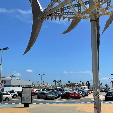 Junto A La Playa En El Centro De Conil, Con Aire Acondicionado Y Wifi Apartamento