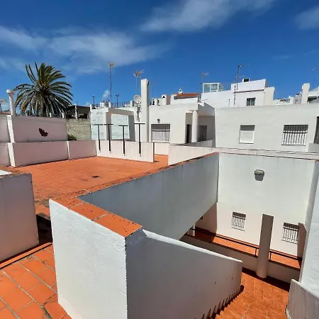 Junto A La Playa En El Centro De Conil, Con Aire Acondicionado Y Wifi *