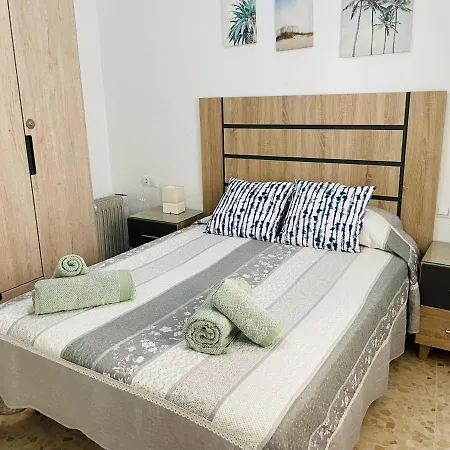 Apartamento Junto A La Playa En El Centro De Conil, Con Aire Acondicionado Y Wifi *