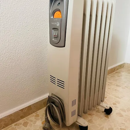 Junto A La Playa En El Centro De Conil, Con Aire Acondicionado Y Wifi Apartamento *