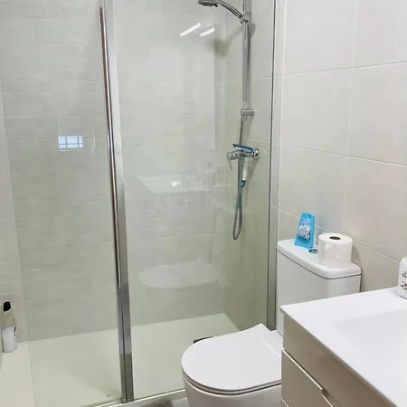 Junto A La Playa En El Centro De Conil, Con Aire Acondicionado Y Wifi Apartamento *