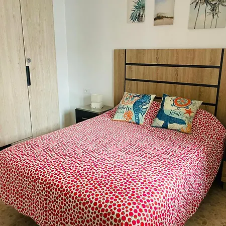 Apartamento Junto A La Playa En El Centro De Conil, Con Aire Acondicionado Y Wifi *